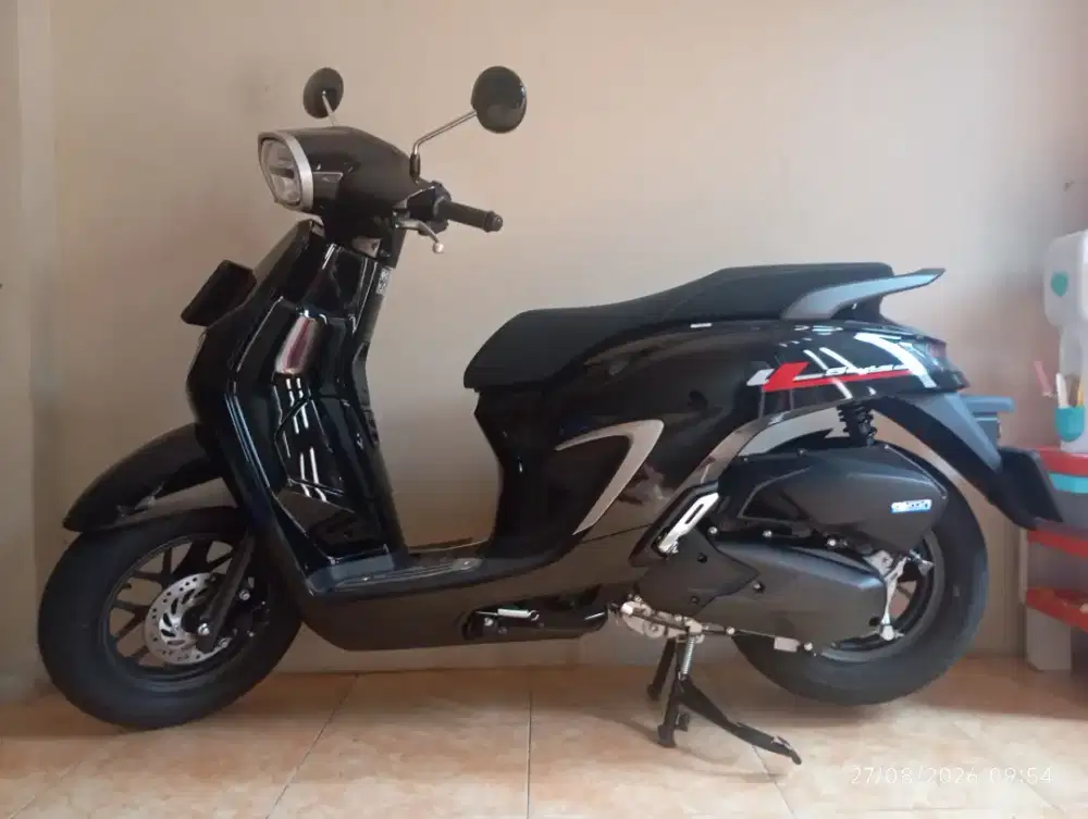 Stylo 160 Hitam