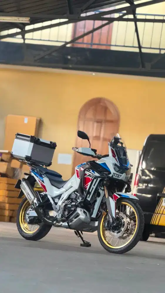 HONDA AFRICA TWIN DCT 1100 CC TAHUN 2023. KM 5.800