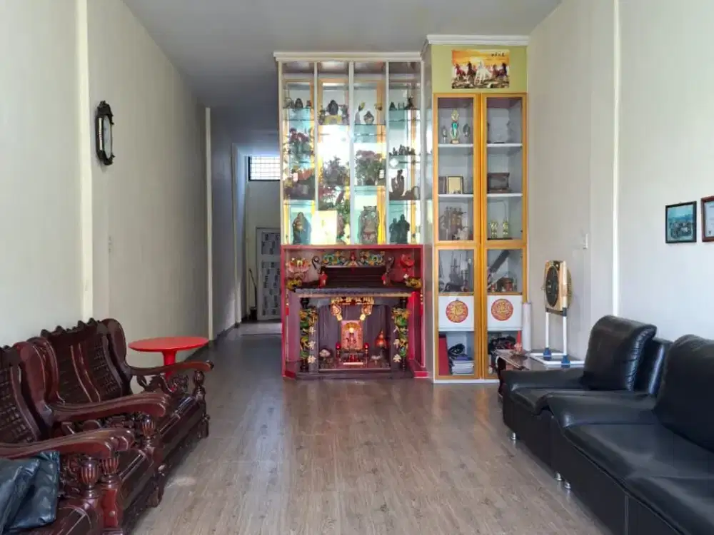 RUMAH JL KATAMSO GG NASTI MEDAN
