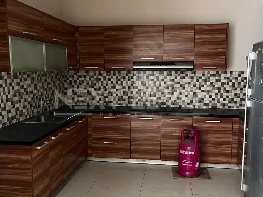 Rumah Mewah Di Cluster Asia Tropis Harapan Indah Bekasi Jawa Barat Luas Tanah 300m2 dan Luas Bangunan 275m2