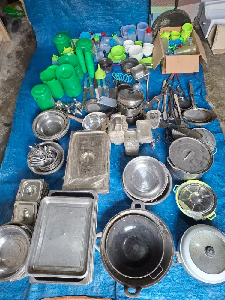 Peralatan dapur bekas rumah makan