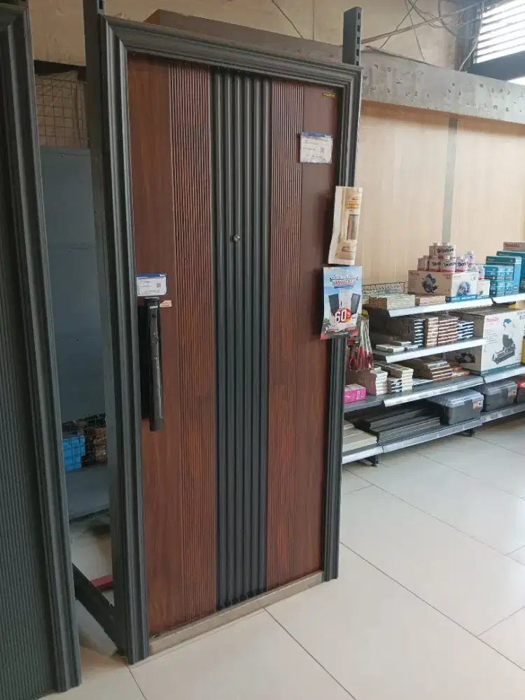 Pintu Baja Premium