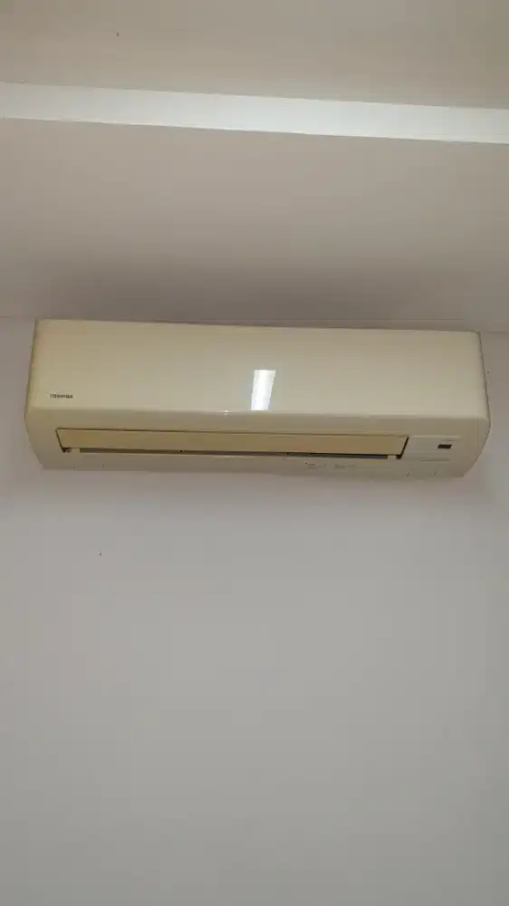 Teknisi AC pengalaman