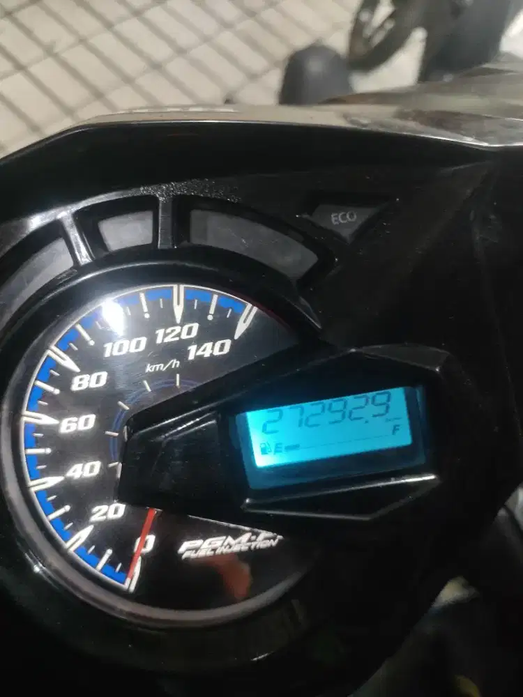 Honda beat smartkeys 2022 99% gres spt baru(km 900 perak)