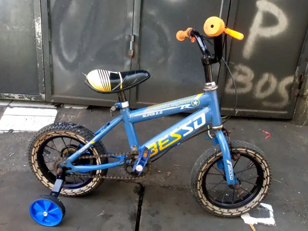 Sepeda BMX ukuran 12