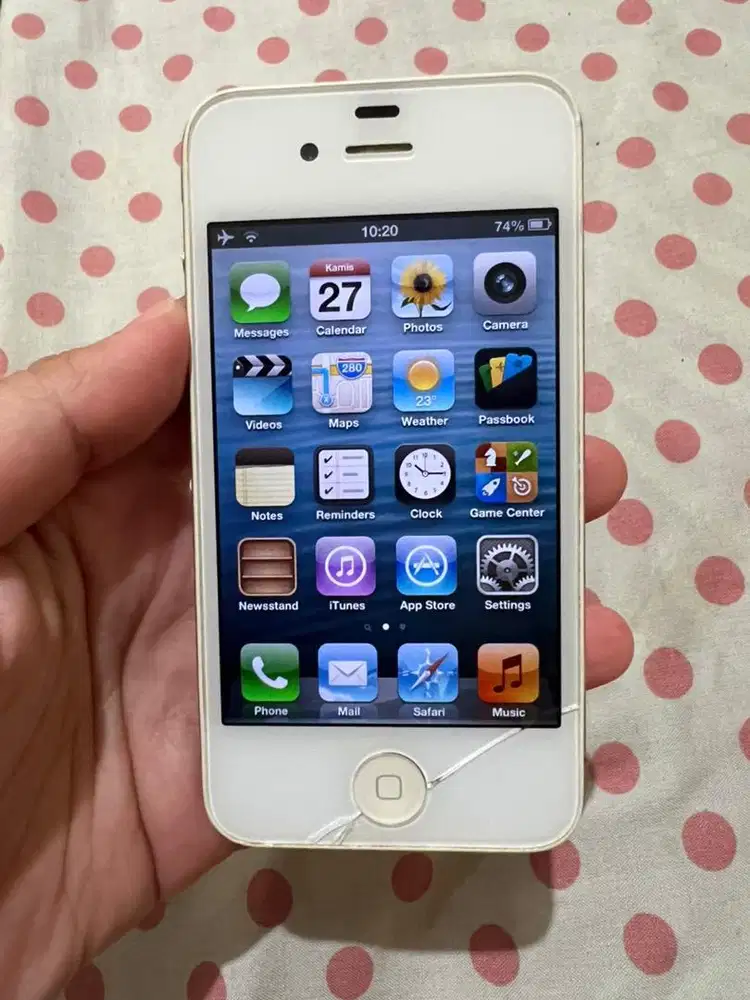 DICARI KOLEKTOR! Jual iphone 4 good condition