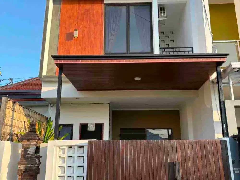 Disewakan Rumah 3KT di Lingkungan Elit Renon. Sewa minimal 2 tahun.