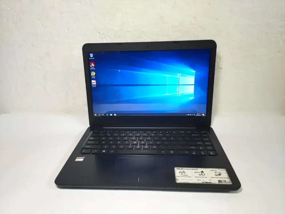 B986 Asus E402W AMD E2-6110 Ram 4GB hdd 500GB mulus banget(istimewa)