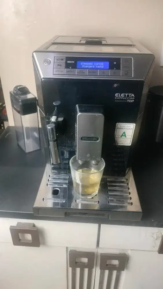 Mesin kopi De'longhi Eletta Cappucino