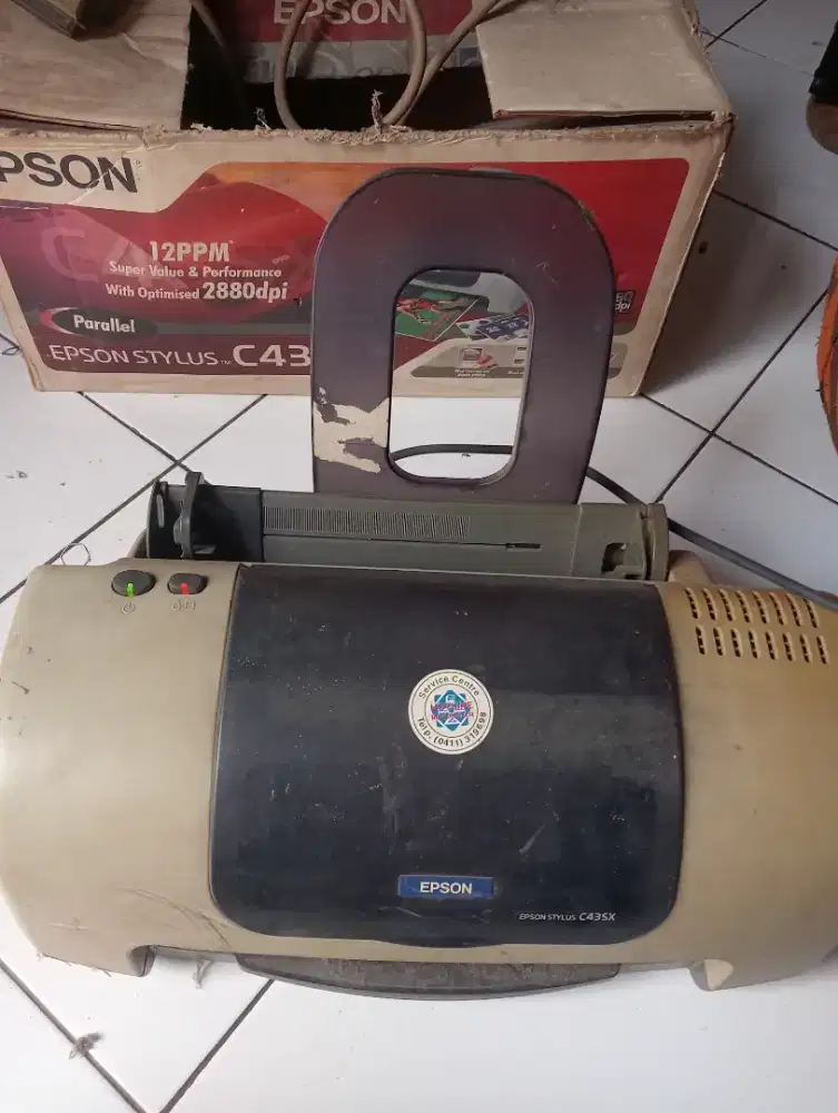 Epson Stylus C43SX,masih menyala,kondisi barang lama digudang.