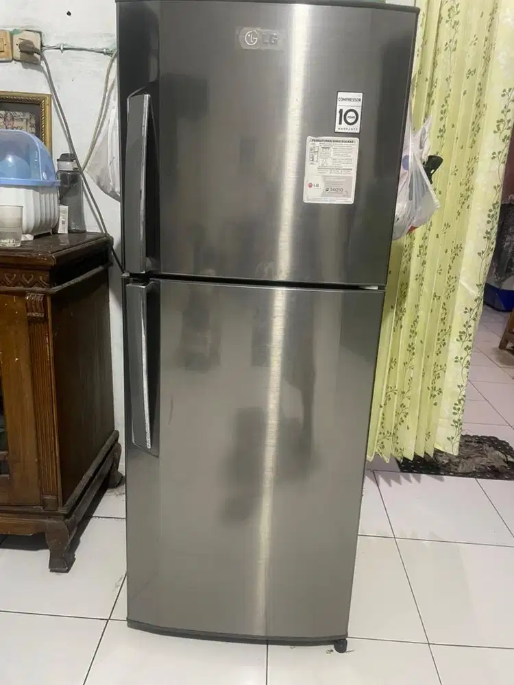 Dijual kulkas 2 pintu