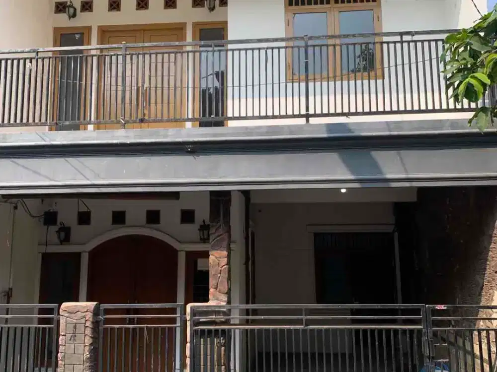 DISEWAKAN RUMAH 3 LANTAI DI LARANGAN, KOTA TANGERANG