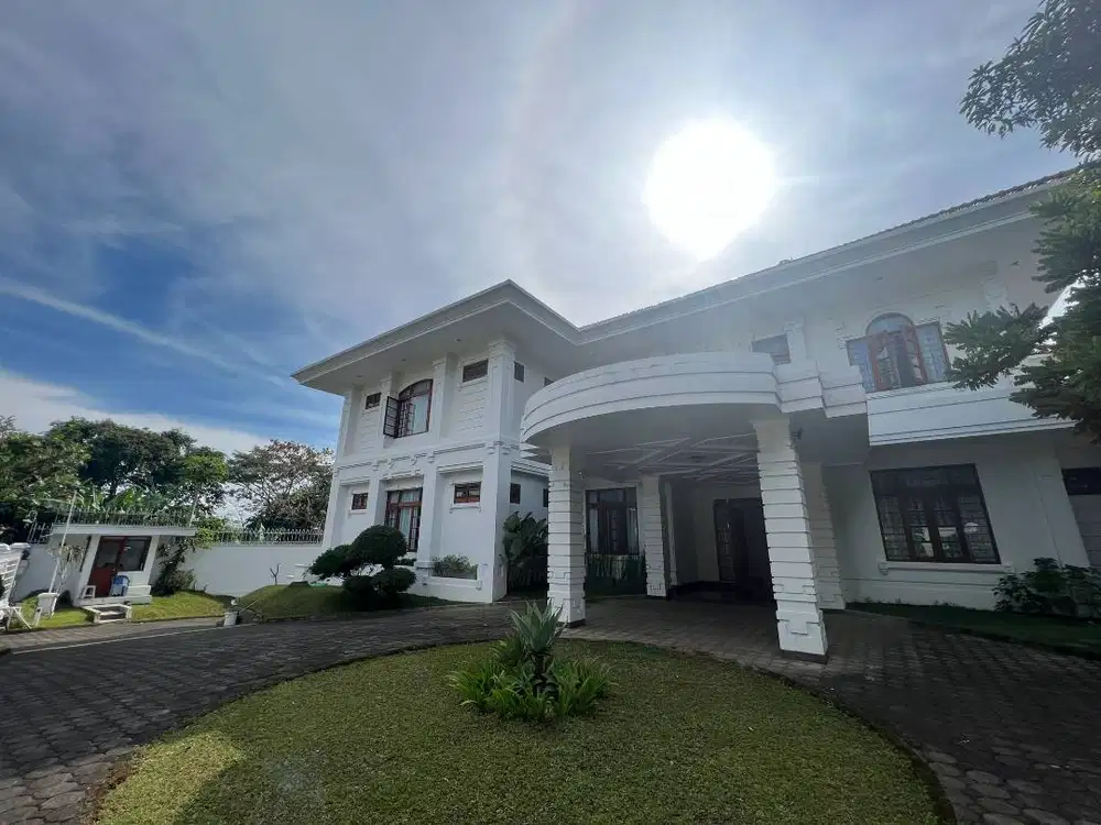 Dijual Murah Mewah Klasik Banget Rumah di Bandung Utara
