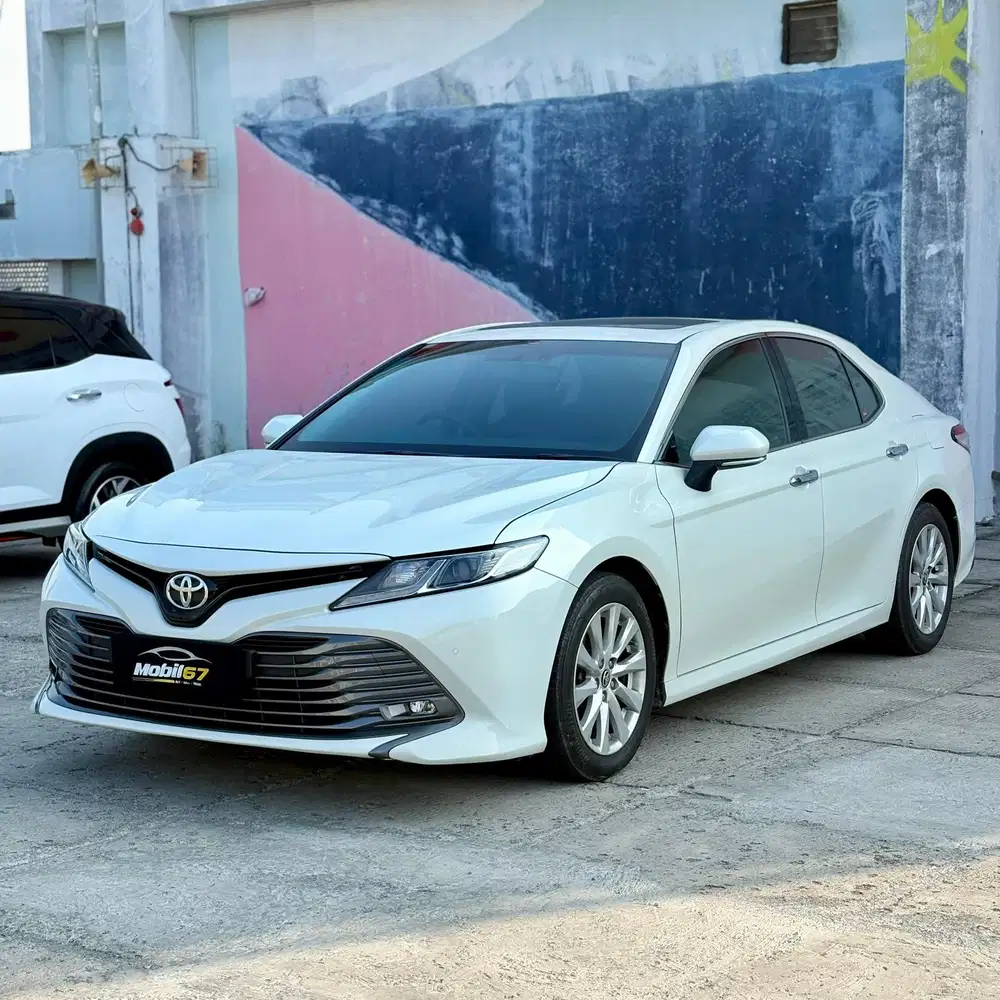 RARE ITEM !! TOYOTA CAMRY V 2020 KM LOW