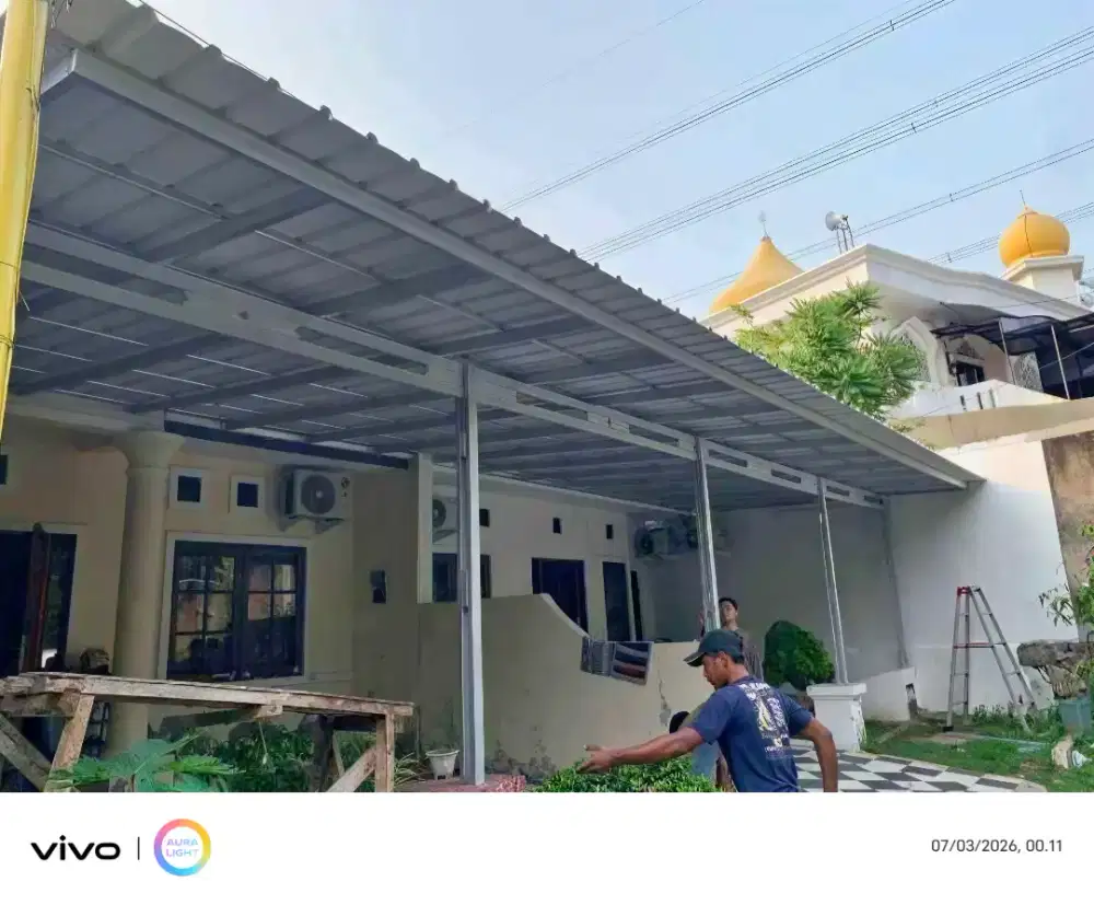 Kanopi baja ringan dan garasi