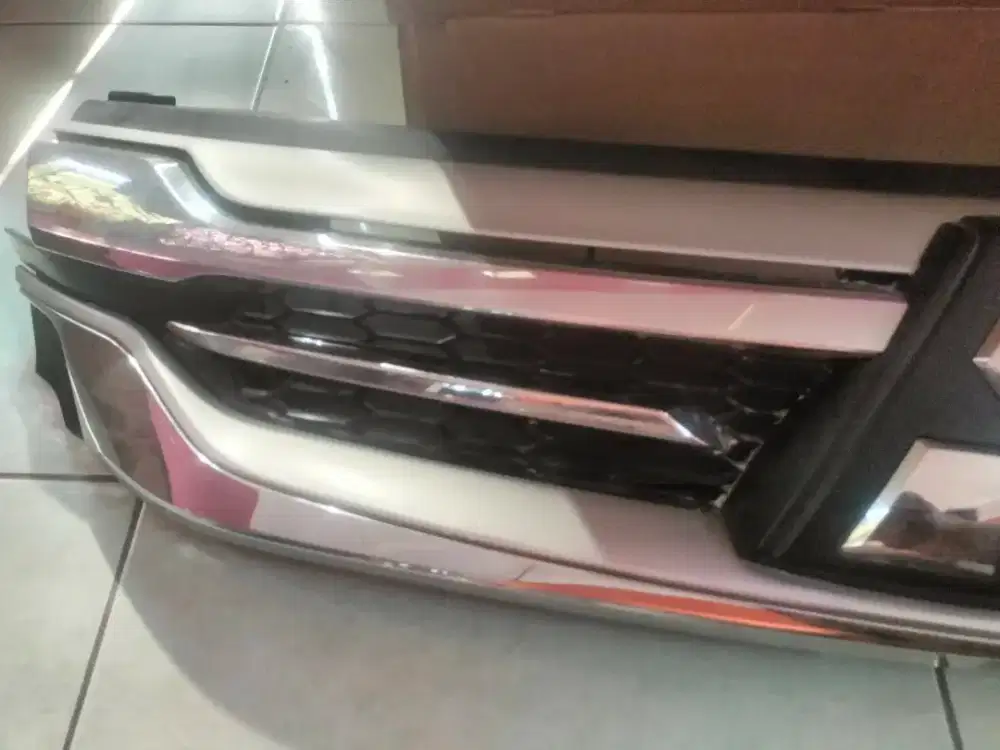 Grill pajero 2016-2019