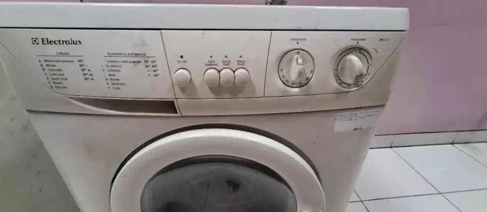 Mesin Cuci Electrolux EW550F Perlu Servis