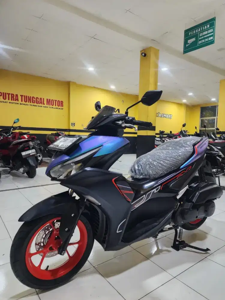 YAMAHA AEROX CYBERCITY 2023