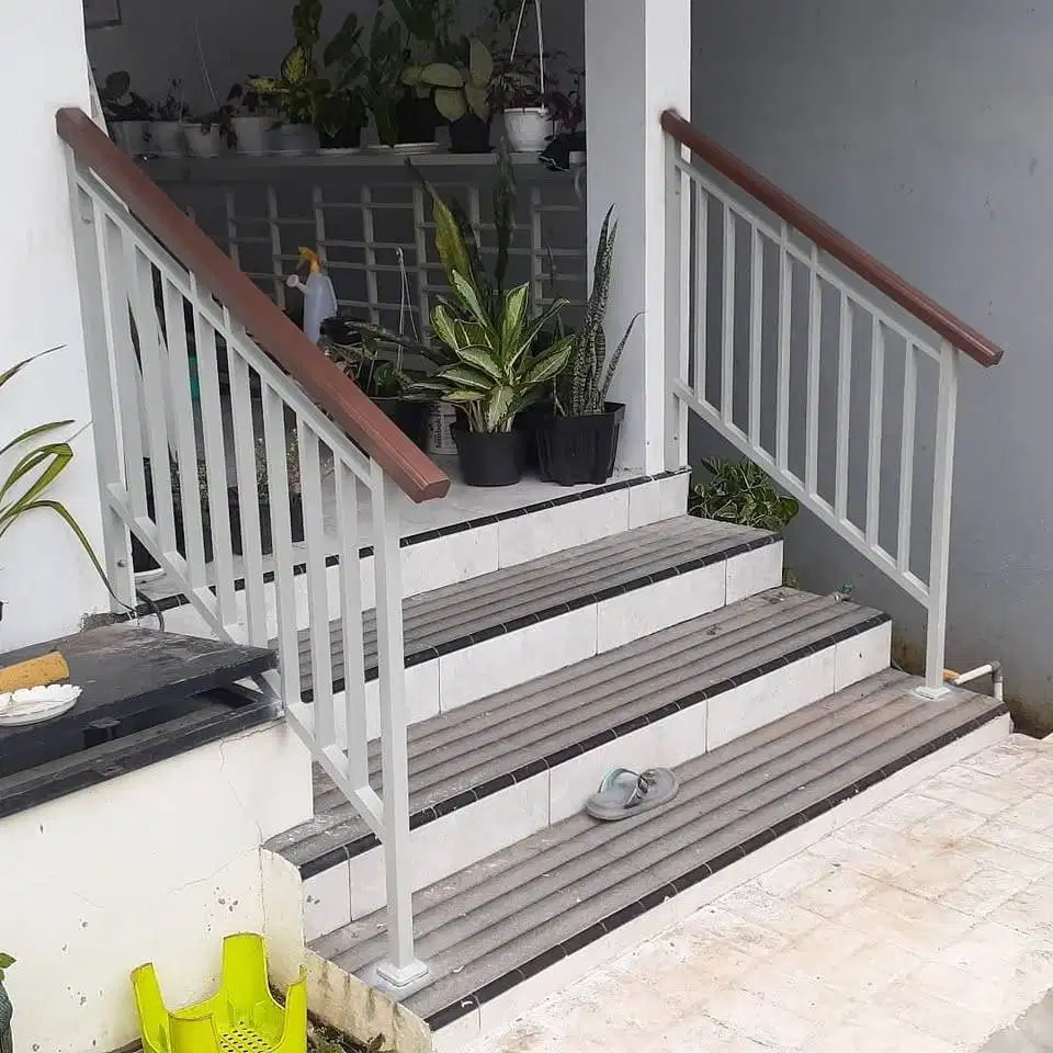 Railling tangga rumah model minimalis
