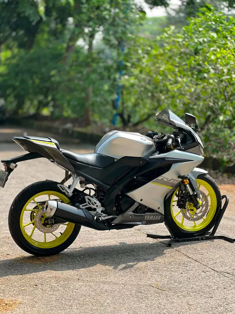 FULL ORIGINAL! YAMAHA YZF R15 V3 2021 SILVER KM LOW PAJAK ON SIAP GAS