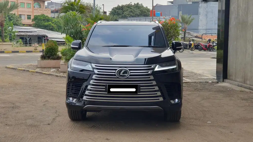 Km 7rb lexus lx600 lx 600 7 seater f sport awd 4x4 2023 pk 2024 hitam