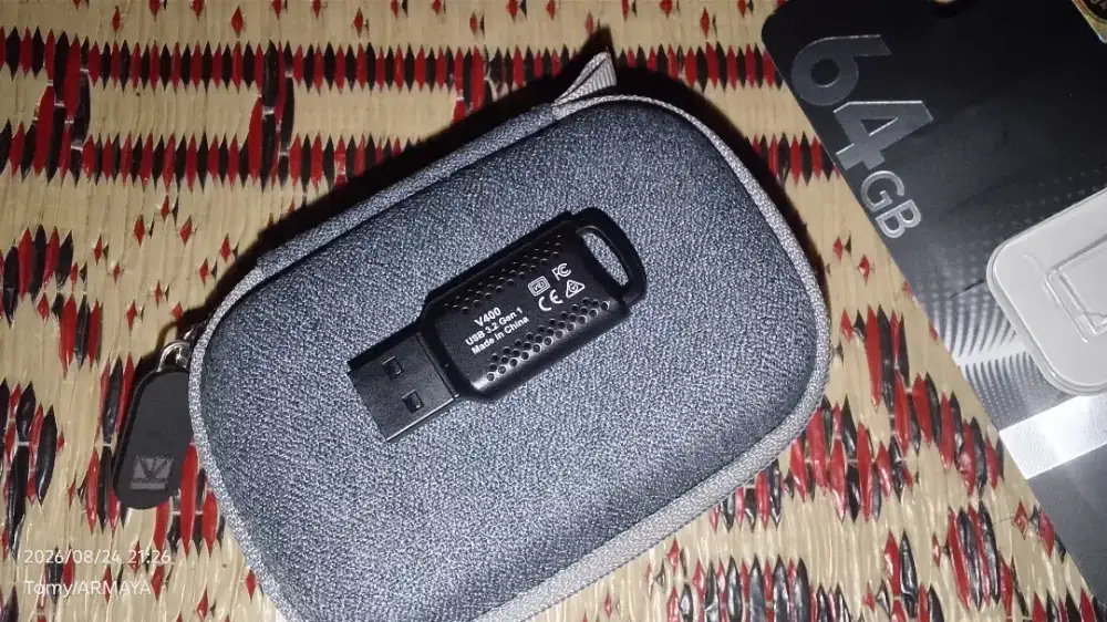Flashdisk Lexar V400 64GB USB 3.1