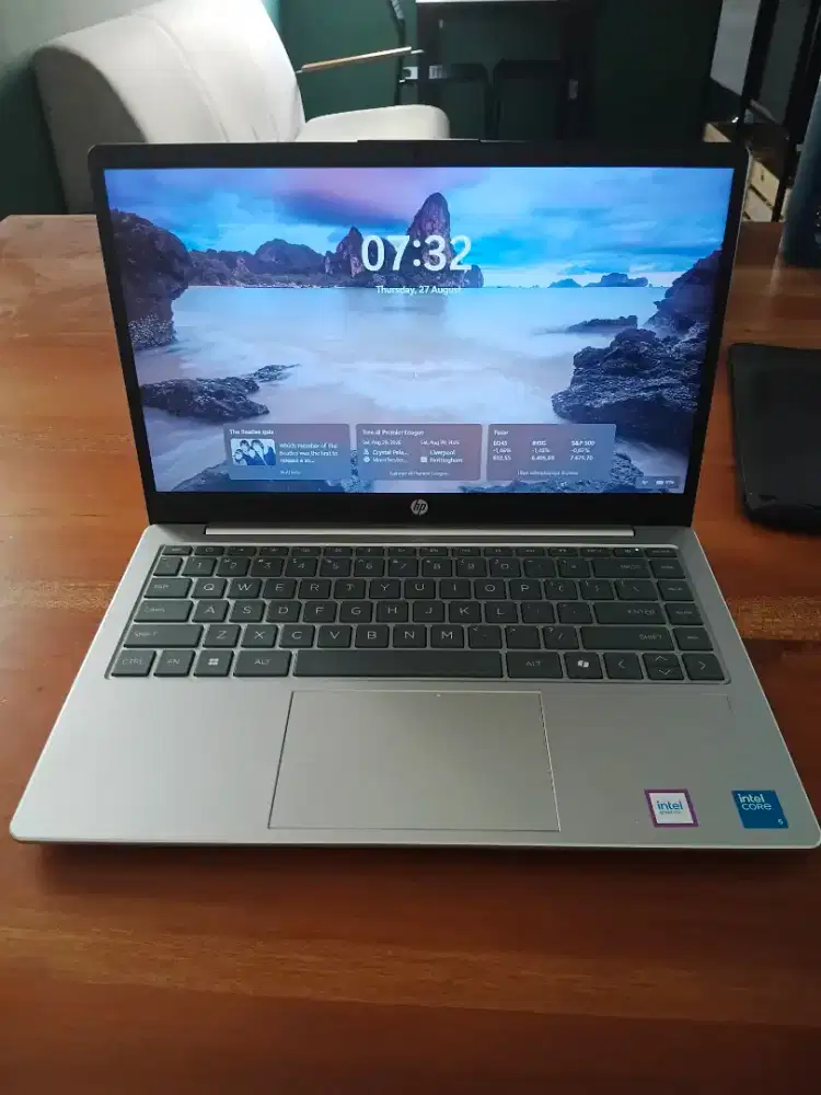 DIJUAL CEPAT BU MULUS 99 %
LAPTOP HP INTEL CORE i5 16 GB RAM  512 SSD