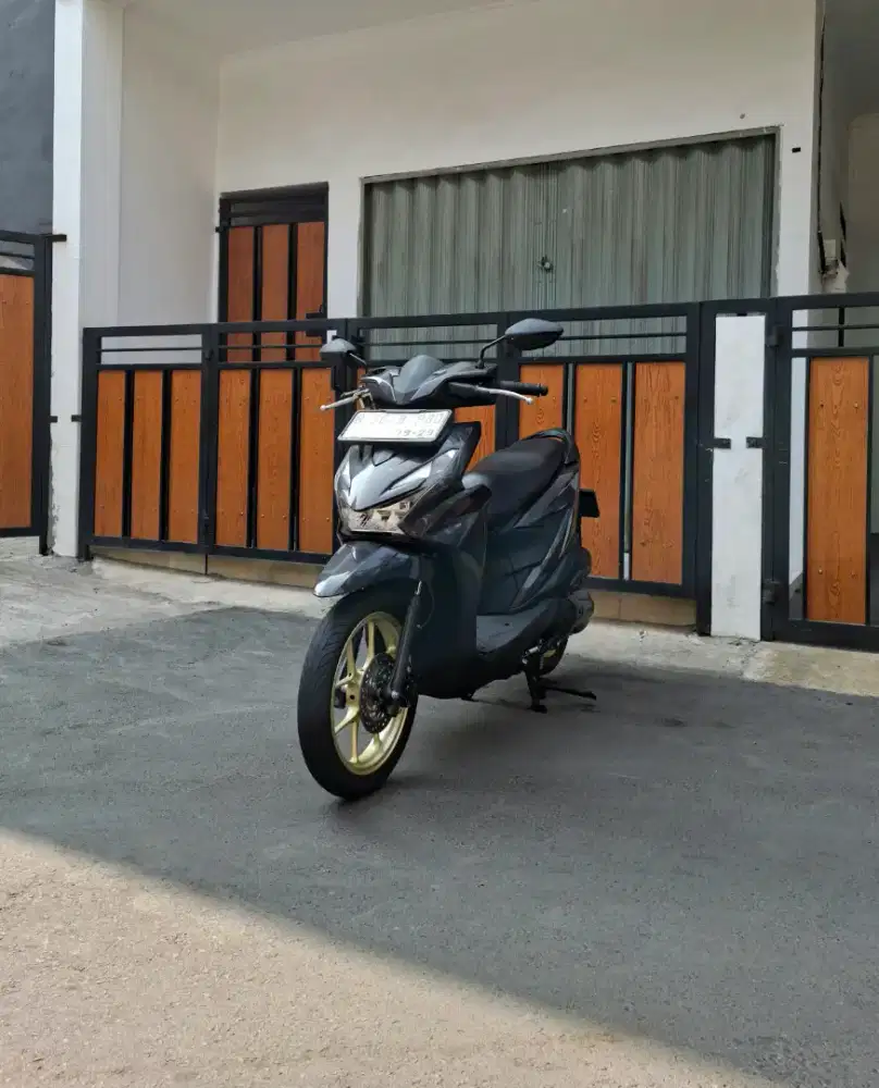 Honda Beat Deluxe CBS ISS MULUSSS Pajak Panjang