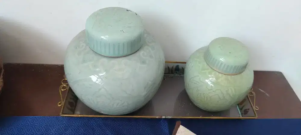 Guci Celadon (Celadon Ginger Jar / Seiji),