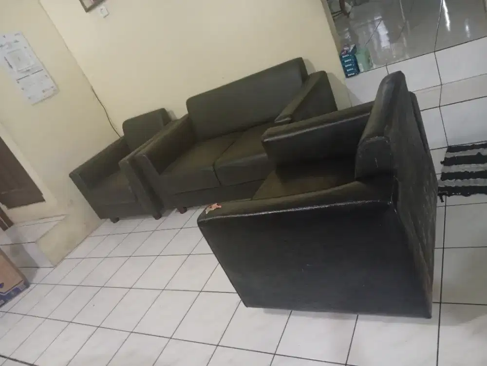 sofa hitam set 211