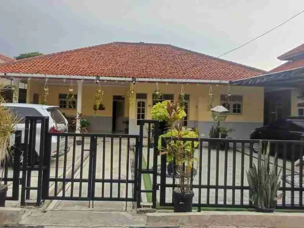 FOR SALE 2 RUMAH DEKAT DENGAN TOL, PASAR TRADISIONAL, FASILITAS PENDIDIKAN DAN LRT