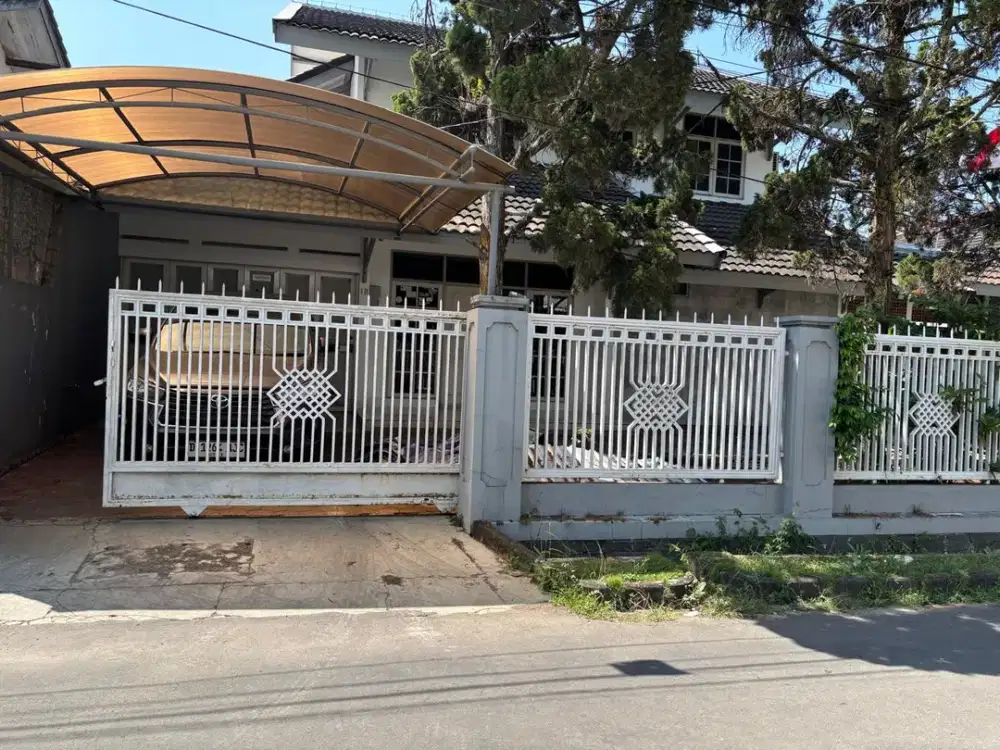 Dijual Cepat Rumah 2 Lantai Furnished Nyaman Siap Huni Minimalis Lokasi di Arcamanik Golf Barat Bandung