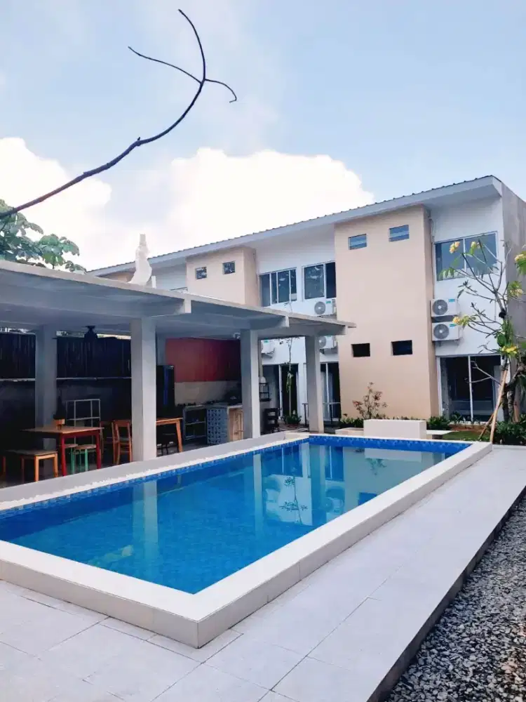 Dijual Villa cantik Full Furnish ada pool di cikutra Bandung