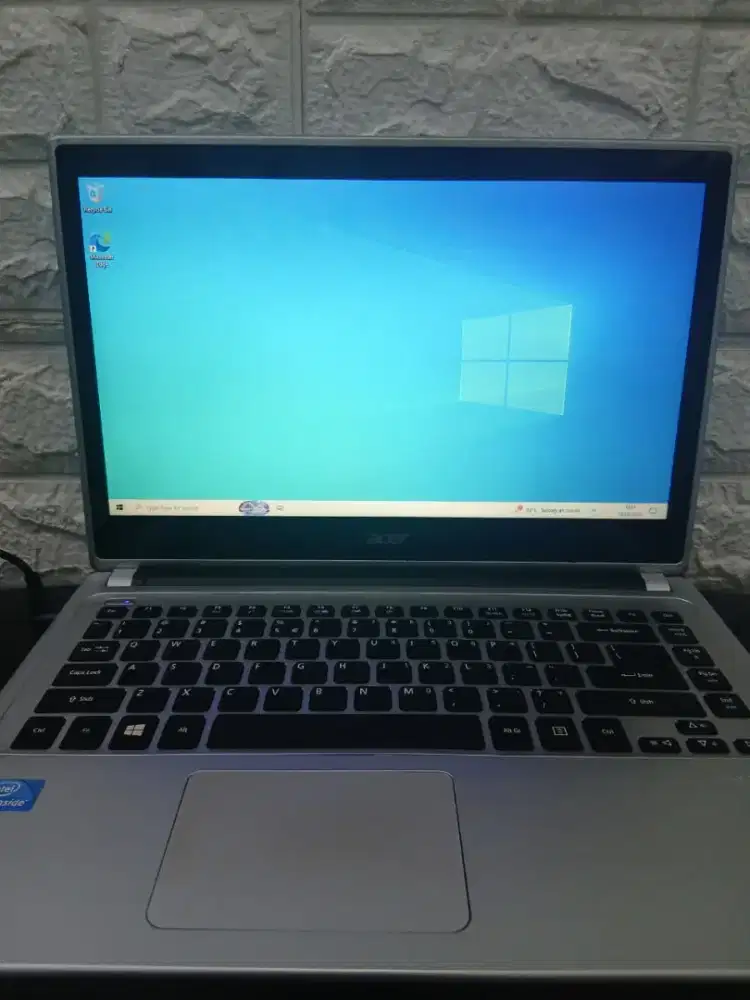 jual Acer Aspire V5 celeron/4gb/hdd 500gb