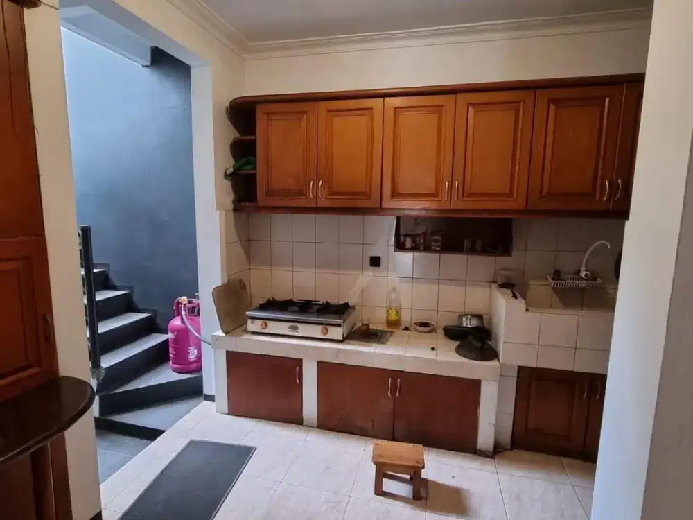 Dijual Rumah 2 Lantai Nyaman Aman Siap Huni Minimalis Lokasi di Kawasan Setra Duta Bandung