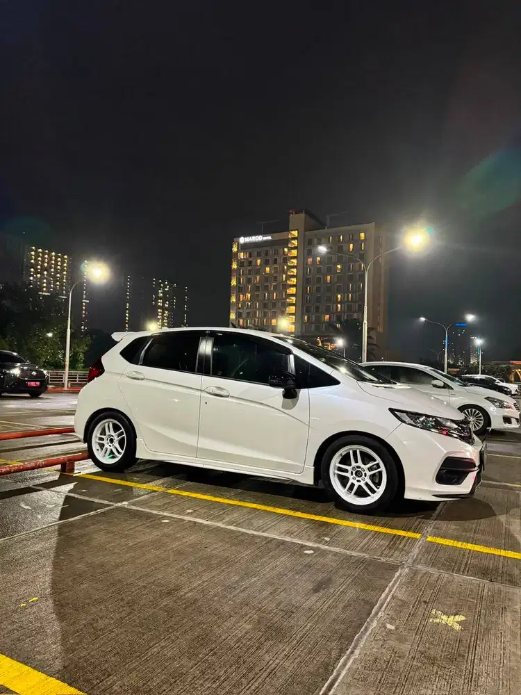 Honda Jazz RS Tahun 2021 PUTIH (Last Edition)