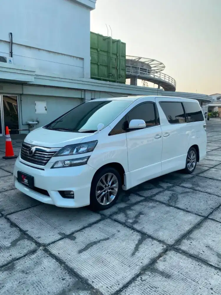 DP MINIM TOYOTA VELLFIRE 2.4 Z AUDIOLESS 2011