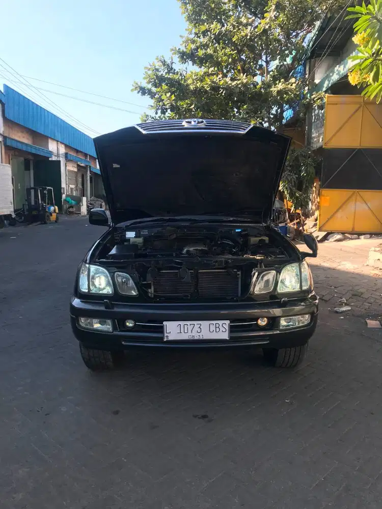 TOYOTA LAND CRUISER CYGNUS VX100 V8 BENSIN 2003