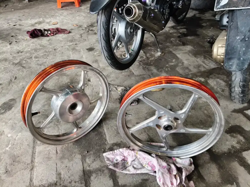 VND AK55 RING 14