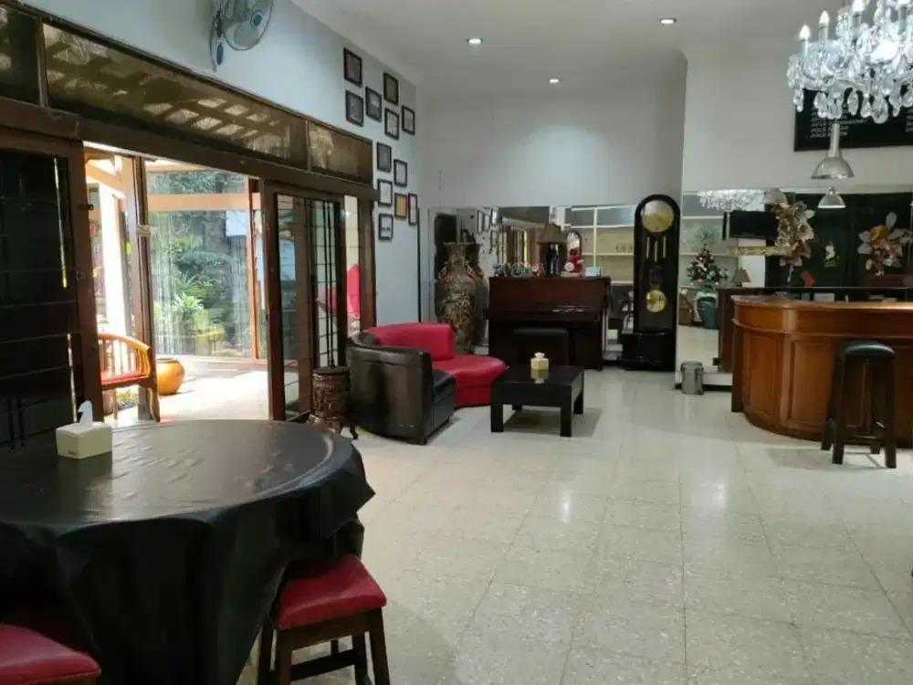 Dijual Rumah atau Ruang Usaha Nyaman Siap Pakai Lokasi Strategis di Jalan Lodaya Bandung