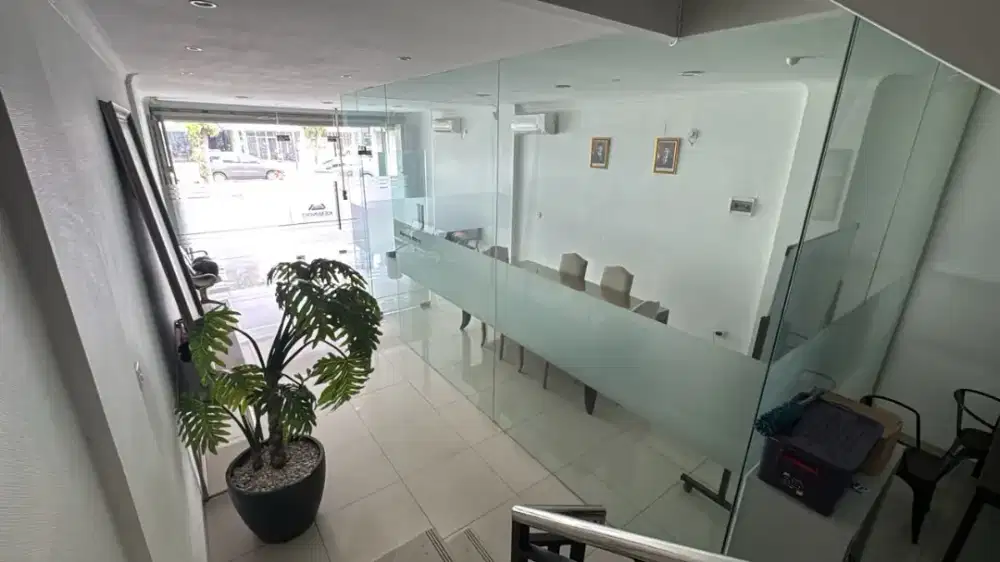 Dijual ruko lux mainroad holis semi fur cocok untuk usaha atau kantor
