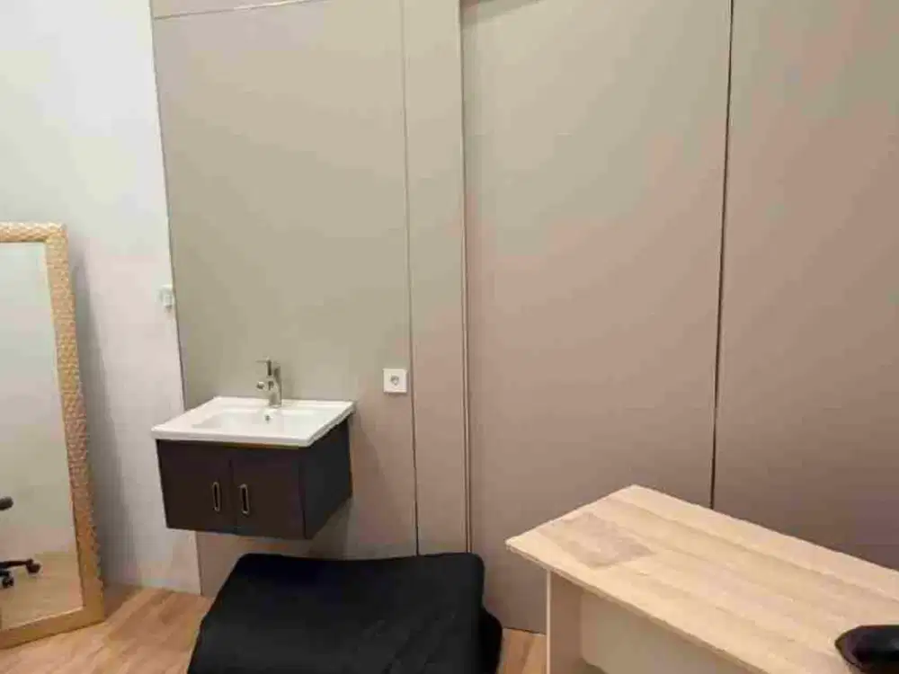 Disewakan Rukan Euro Asia 3 Lantai Semi Furnish