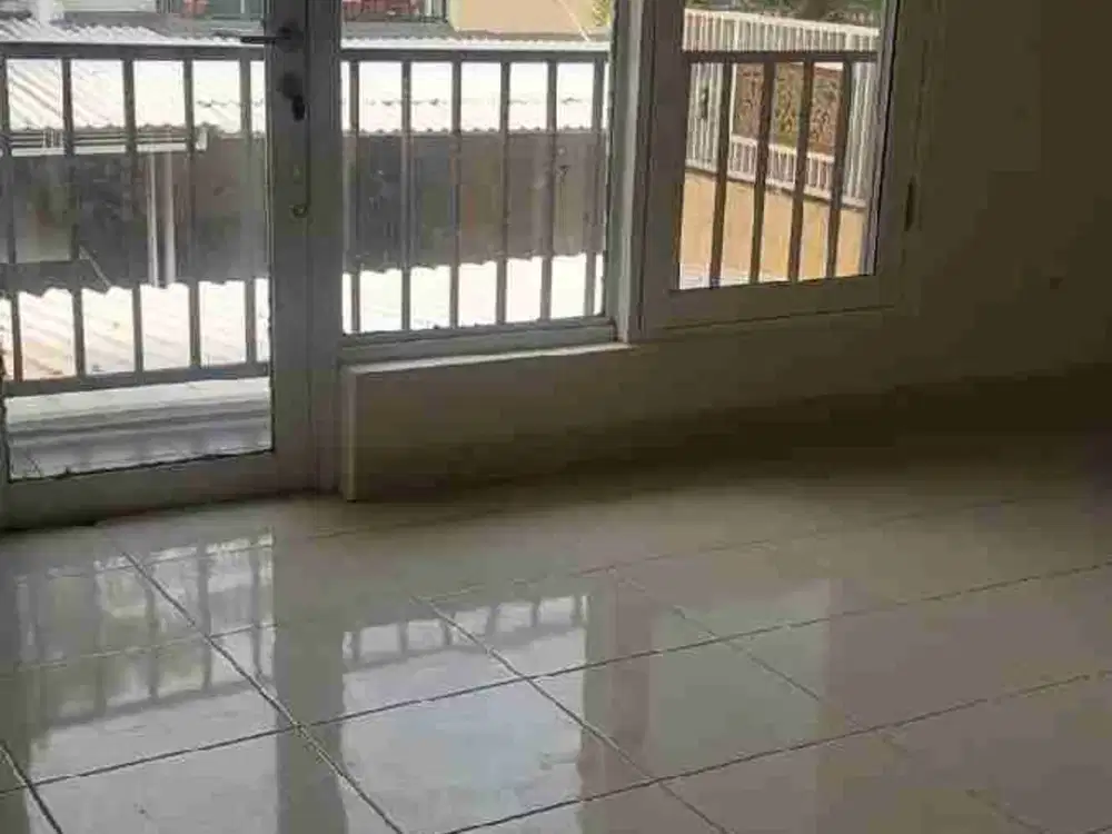 DISEWA CEPAT RUMAH SIAP HUNI 2 LANTAI DI PREMIER PARK 2 MODERNLAND
