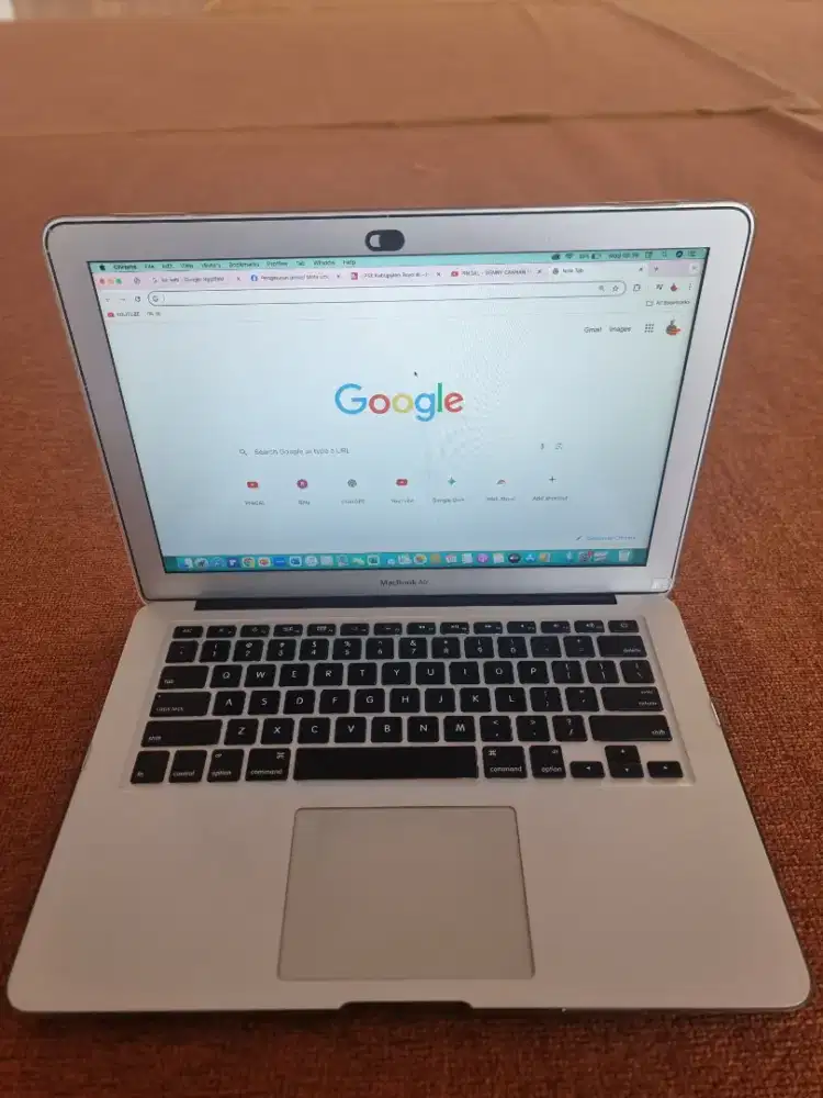DIJUAL MACBOOK AIR PEMAKAIAN SENDIRI