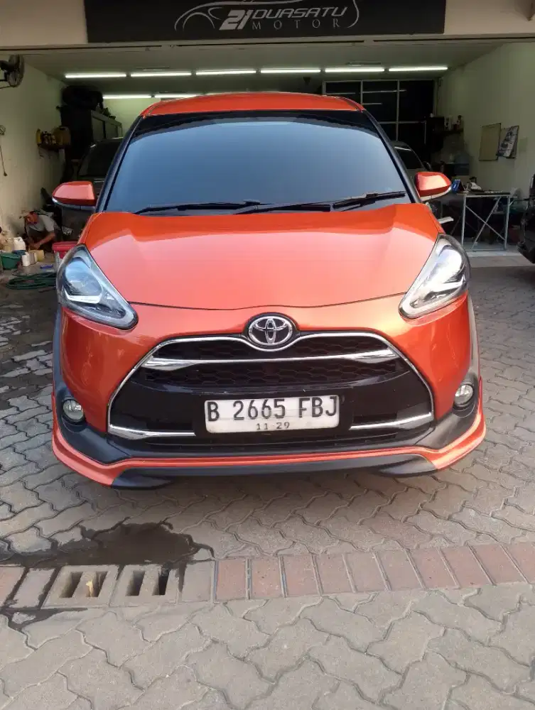 SIENTA Q 2016 AT/AUTOMATIC ORANGE