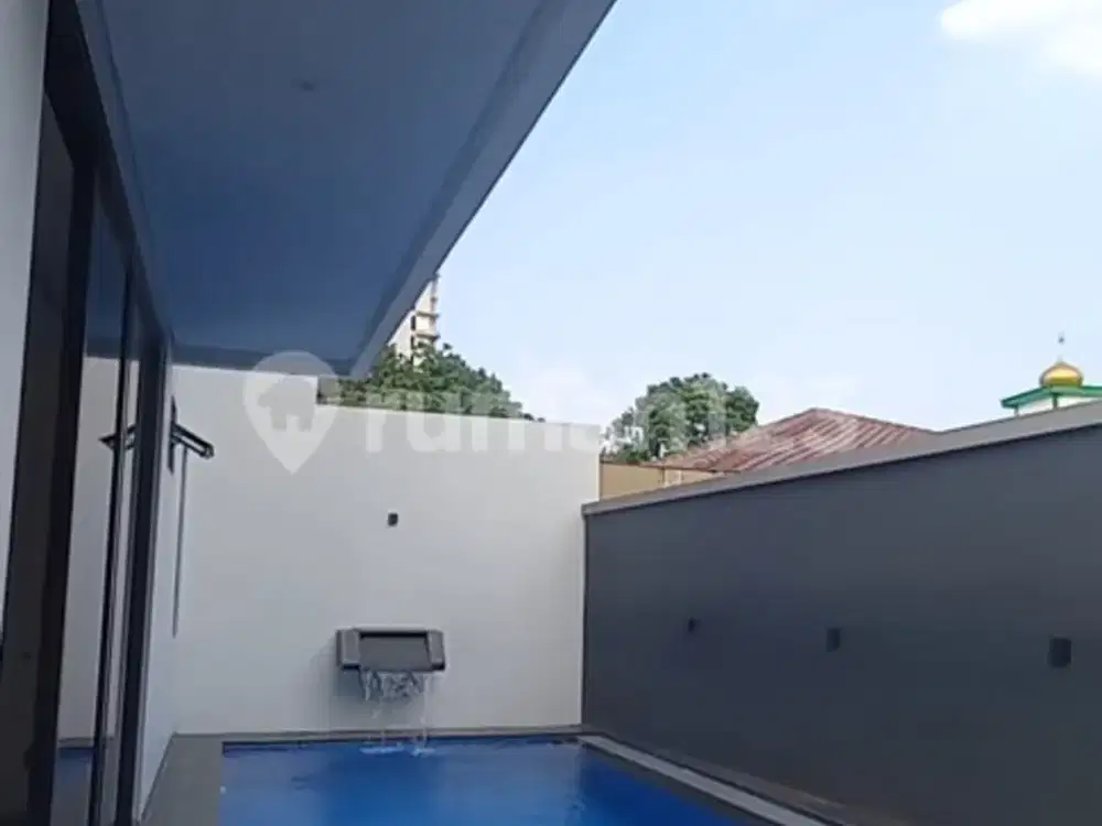 Rumah Baru Siap Huni 3 Lantai Dng Swimming Pool & Rooftop di Ampera, Jaksel