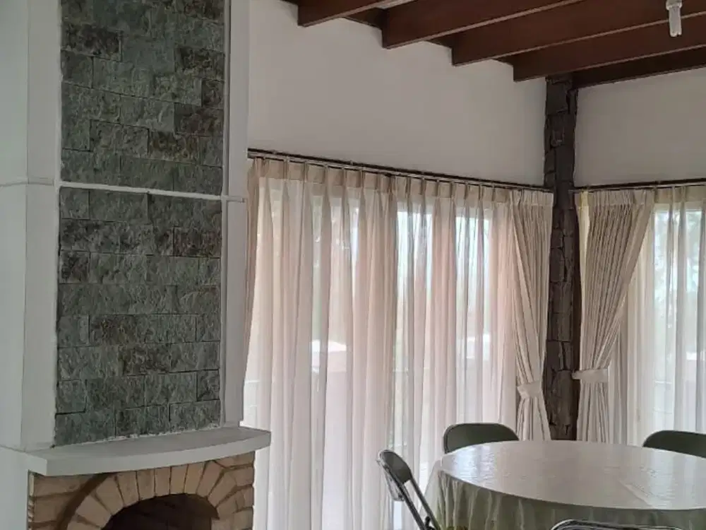 Jual Villa Istana Bunga (2 lantai + 1 mezanine + balkon)