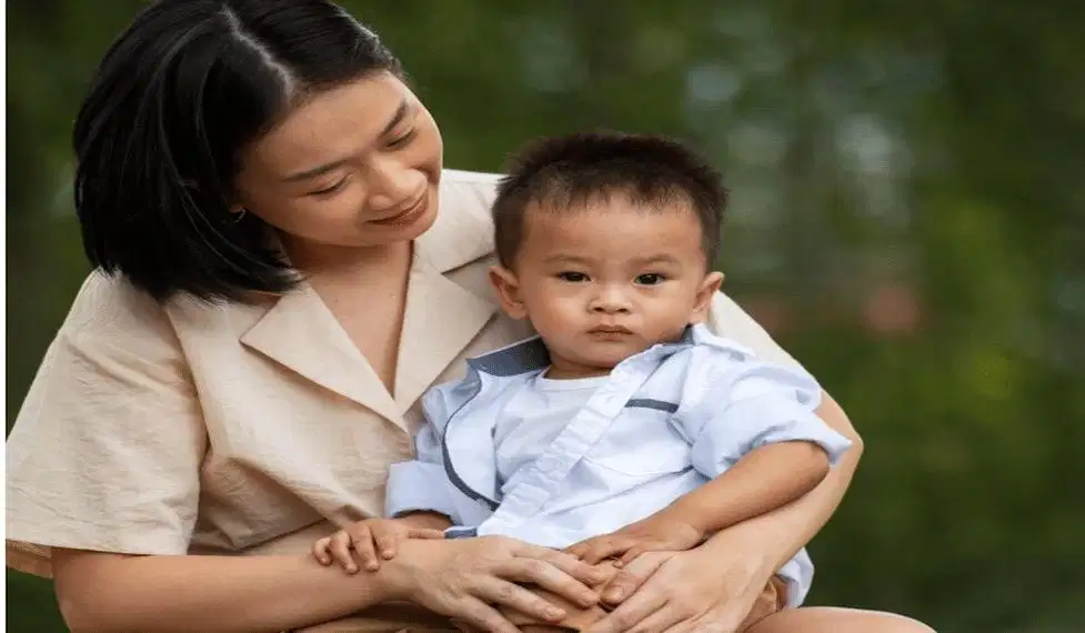Dicari baby sitter untuk bayi 5 bulan