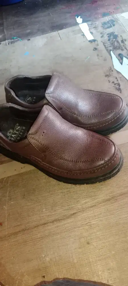 Sepatu slip on boots kulit no 39/40