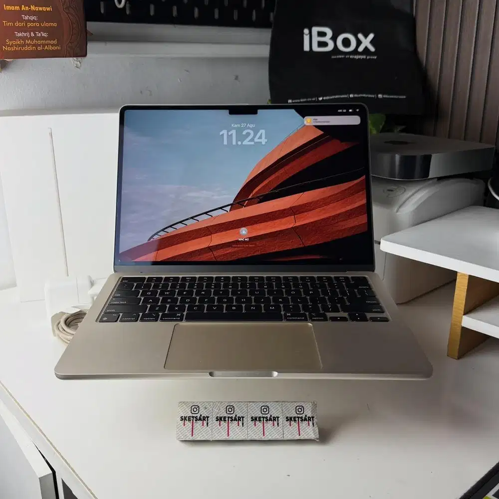 MacBook Air M2 16/256gb Starlight iBox Battery Health 98%
